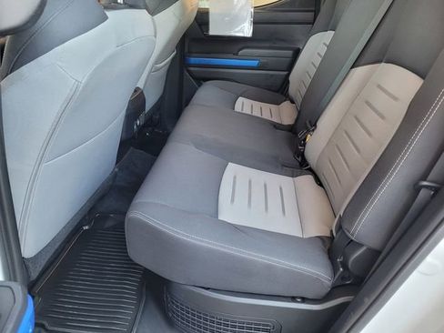 Certified 2025 Toyota Tacoma TRD Off-Road AWD/4WD image 18