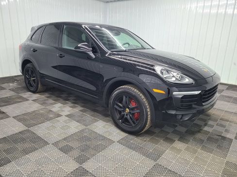 Used 2017 Porsche Cayenne AWD/4WD image 13
