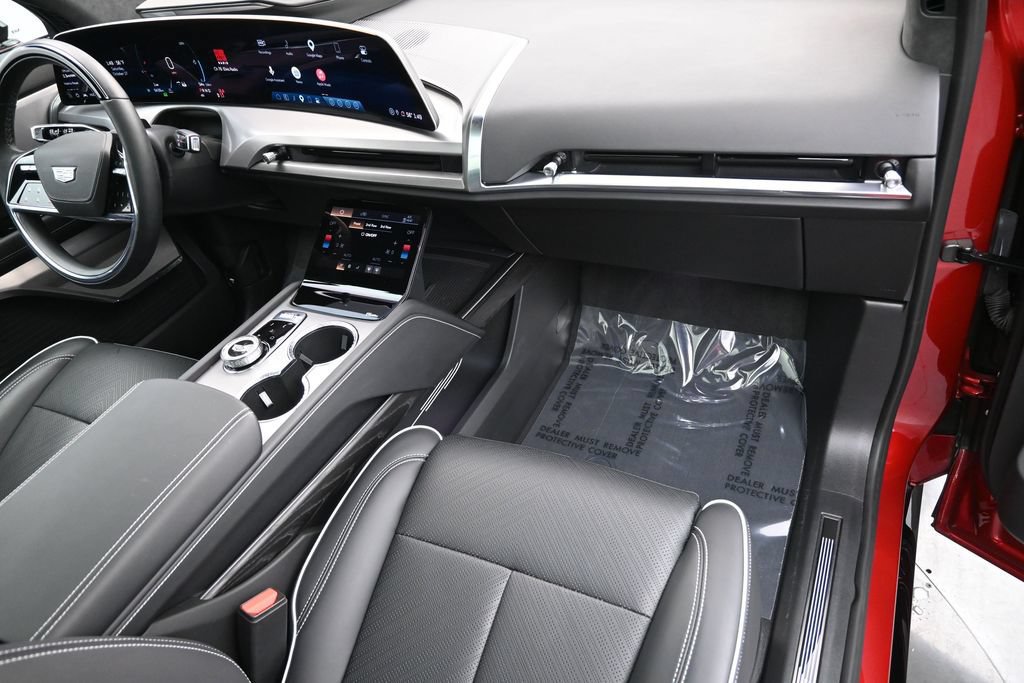 Used 2026 Cadillac Vistiq Platinum w/ LPO, Floor Liner Package AWD/4WD image 30