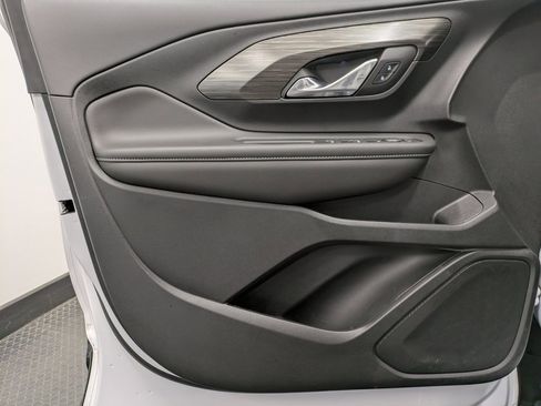 Used 2022 GMC Terrain SLE w/ Driver Convenience Package image 8