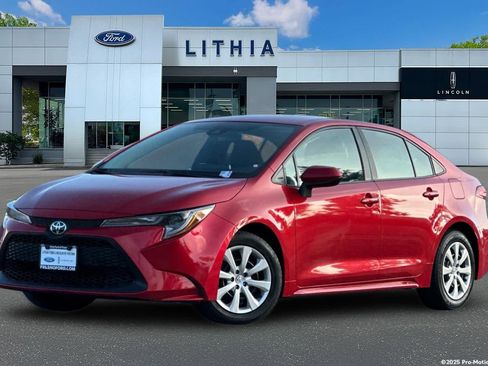 Used 2021 Toyota Corolla LE image 1