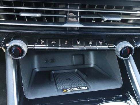 New 2026 Chevrolet Traverse LT w/ Driver Confidence Package AWD/4WD image 12