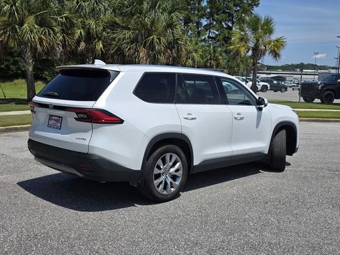 Certified 2024 Toyota Grand Highlander FWD image 5