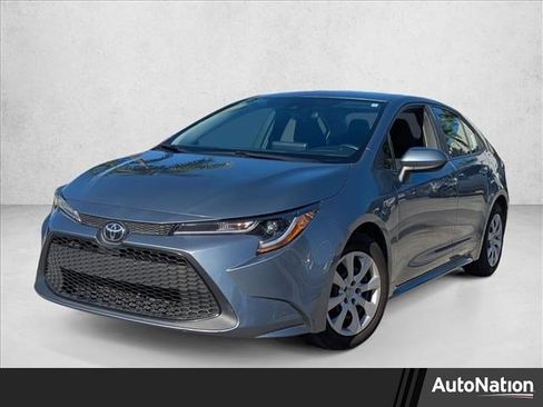 Used 2022 Toyota Corolla LE image 1