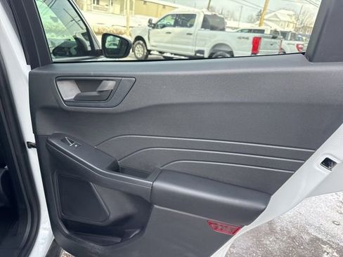 Certified 2022 Ford Escape SE w/ Cold Weather Package image 30