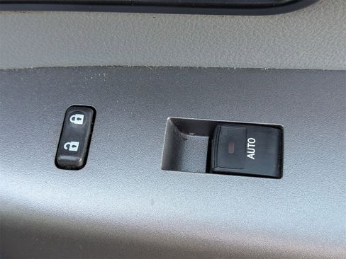 Used 2014 Toyota Sequoia Limited image 38