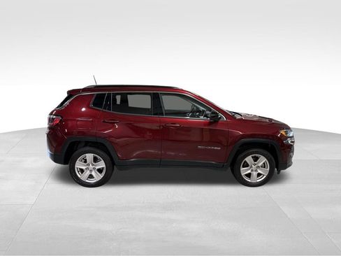 Used 2022 Jeep Compass Latitude image 7