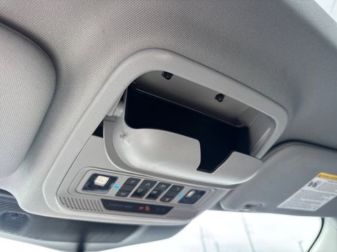 Used 2022 Ford Explorer XLT w/ Equipment Group 202A image 31