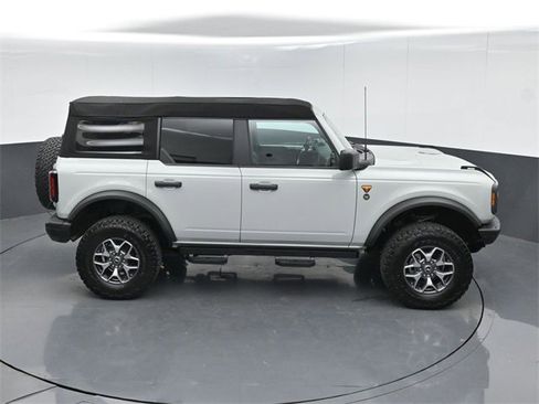 Used 2021 Ford Bronco Badlands image 46