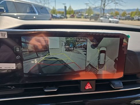 New 2025 Kia Carnival SX Prestige FWD image 16