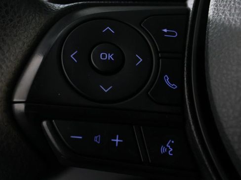 Used 2022 Toyota RAV4 LE FWD image 19