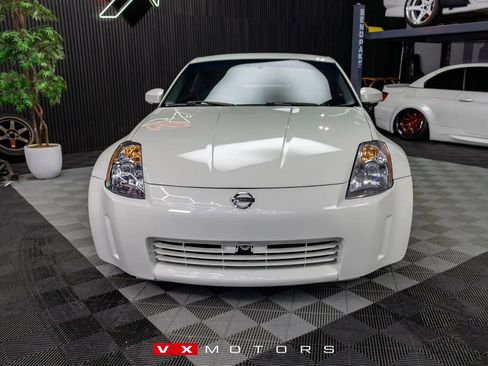 Used 2005 Nissan 350Z Coupe w/ (N93) Cargo Convenience Pkg image 3