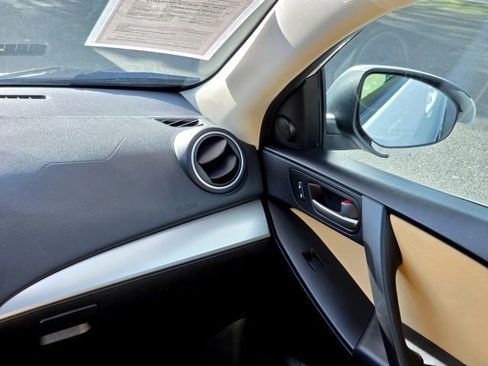 Used 2012 MAZDA MAZDA3 i Touring image 22