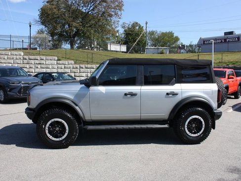 Used 2024 Ford Bronco Badlands AWD/4WD image 2