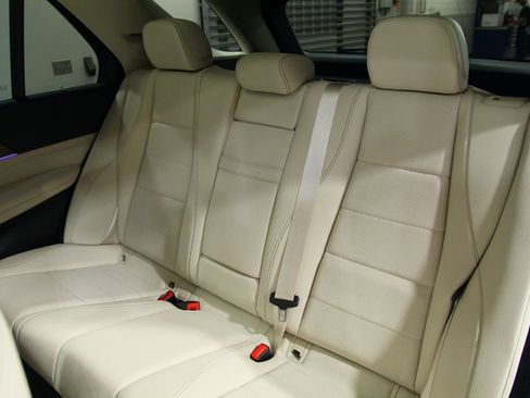 Used 2024 Mercedes-Benz GLE 350 4MATIC image 31