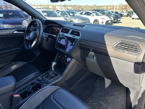 Used 2022 Volkswagen Tiguan SEL R-Line image 25