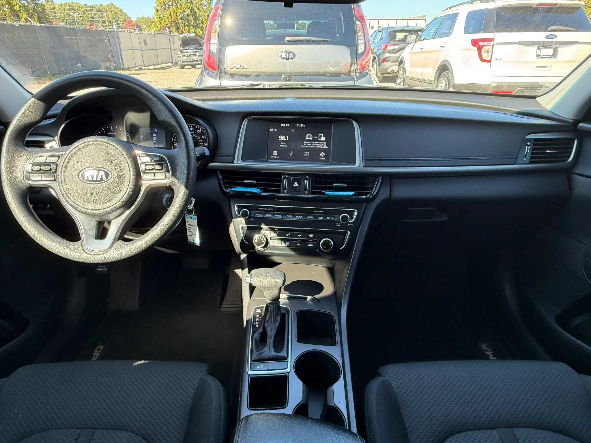 Used 2018 Kia Optima LX w/ 17" Alloy Wheels Package FWD image 3