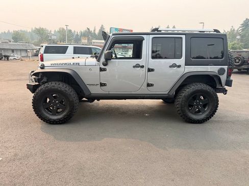 Used 2017 Jeep Wrangler Unlimited Sport AWD/4WD image 2