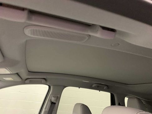 Certified 2026 Acura MDX FWD w/ Technology Package image 32