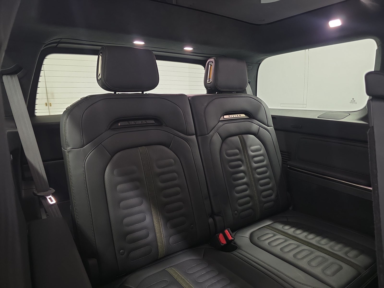 Used 2022 Rivian R1S Launch Edition Quad AWD/4WD image 25