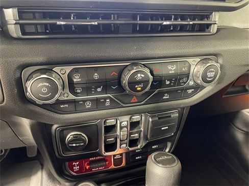 New 2025 Jeep Gladiator Willys image 6