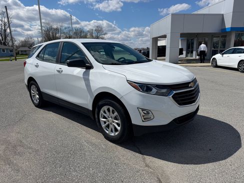 Used 2020 Chevrolet Equinox LS image 1