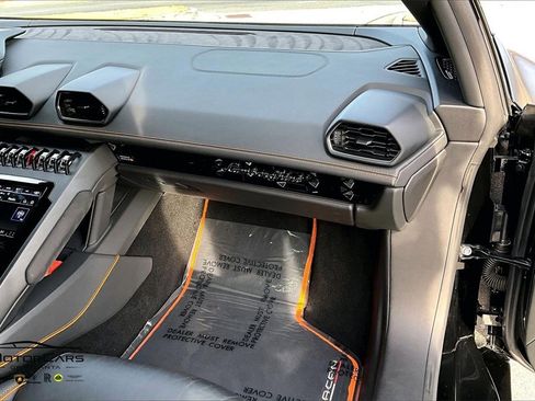 Used 2020 Lamborghini Huracan EVO image 15