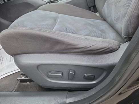 Used 2016 Nissan Rogue SV AWD/4WD image 24