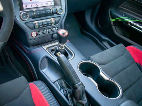 Used 2019 Ford Mustang Shelby GT350R w/ GT350R Equipment Group 920A RWD image 16