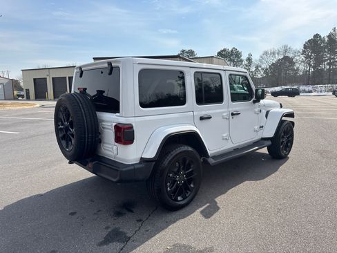 Used 2025 Jeep Wrangler Sahara image 5