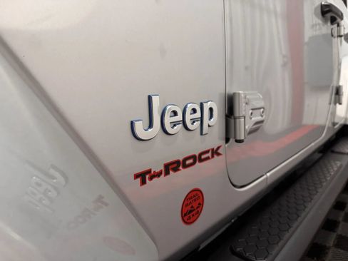 Used 2023 Jeep Wrangler Unlimited Sahara AWD/4WD image 11