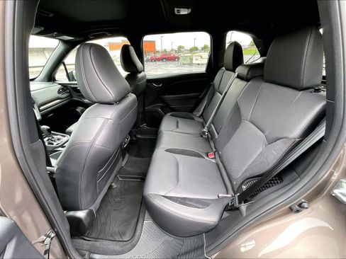 Used 2025 Subaru Forester Touring AWD/4WD image 29