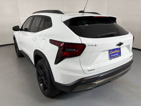 Used 2025 Chevrolet Trax ACTIV w/ Driver Confidence Package image 7