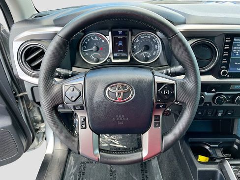 Used 2023 Toyota Tacoma SR5 AWD/4WD image 11