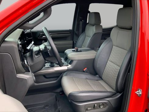 Used 2023 Chevrolet Silverado 1500 ZR2 AWD/4WD image 9