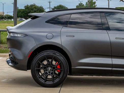 Used 2021 Aston Martin DBX AWD/4WD image 8