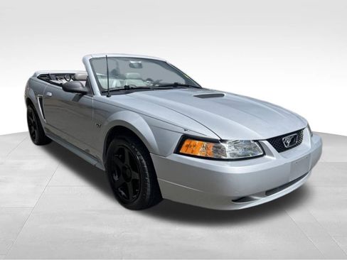 Used 2000 Ford Mustang GT RWD image 7