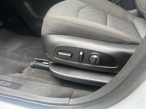 Used 2019 Chevrolet Equinox LT w/ LPO, Cargo Package FWD image 25
