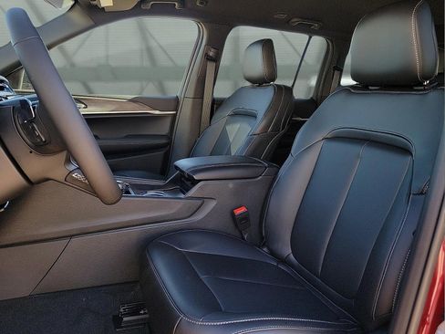 New 2025 Jeep Grand Cherokee Limited w/ Black Appearance Package image 11