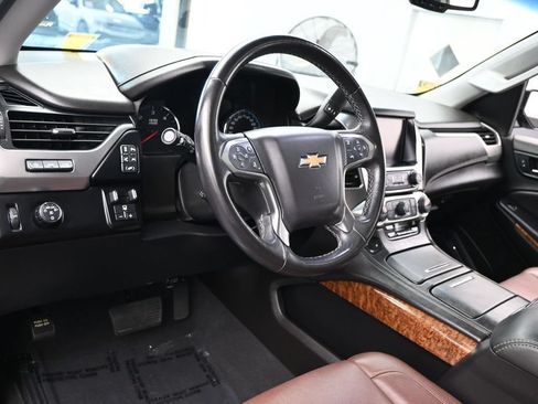 Used 2019 Chevrolet Tahoe Premier w/ Premier Plus Edition RWD image 14