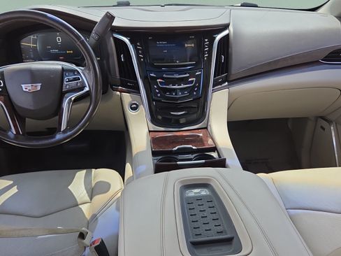 Used 2015 Cadillac Escalade Luxury AWD/4WD image 13