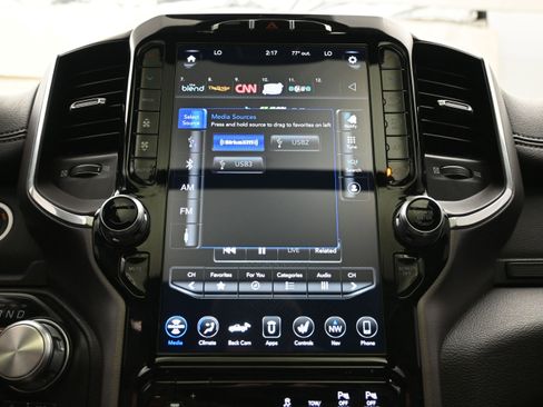 Used 2020 RAM 1500 Laramie w/ Sport Appearance Package AWD/4WD image 35