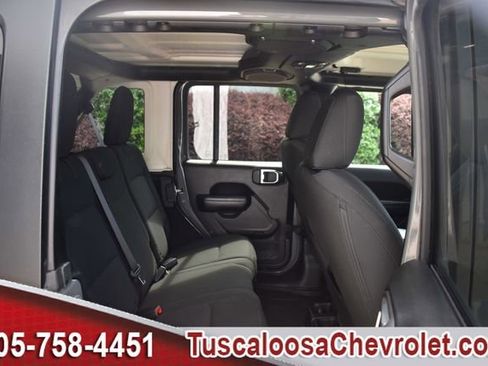 Used 2018 Jeep Wrangler Unlimited Sport S AWD/4WD image 22