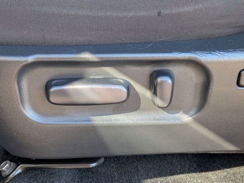 Used 2023 Toyota Tacoma TRD Off-Road w/ Technology Package AWD/4WD image 18