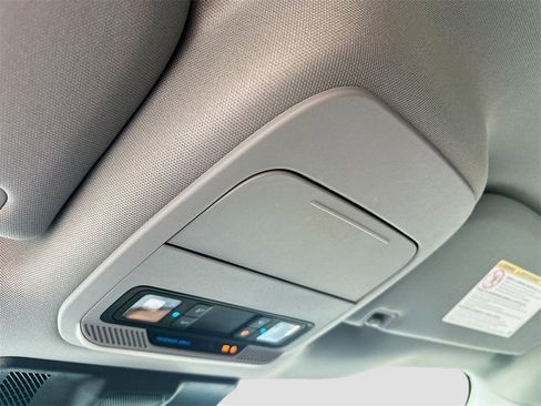 Used 2024 Ford F250 XLT image 11