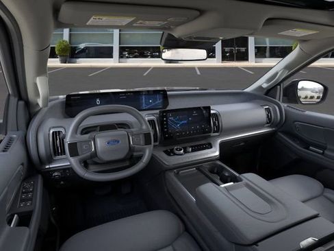 New 2025 Ford Expedition Max Active image 9