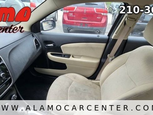 Used 2012 Chrysler 200 LX FWD image 34