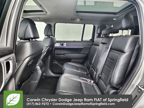 Used 2025 Hyundai Santa Fe Limited AWD/4WD image 30