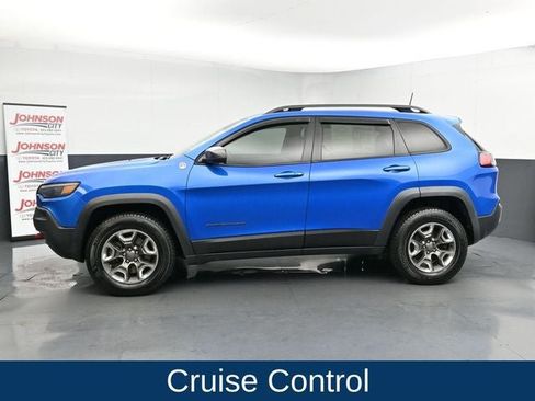 Used 2019 Jeep Cherokee Trailhawk w/ Comfort/Convenience Group AWD/4WD image 7