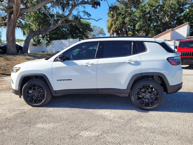 Used 2026 Jeep Compass Latitude AWD/4WD image 4